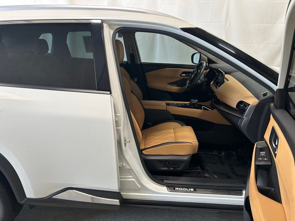 2023 Nissan Rogue Platinum FWD