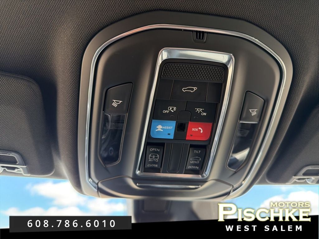 2024 Jeep Grand Cherokee Laredo X 4x2