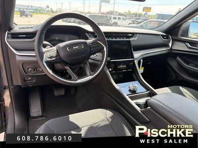2025 Jeep Grand Cherokee Laredo X 4x4