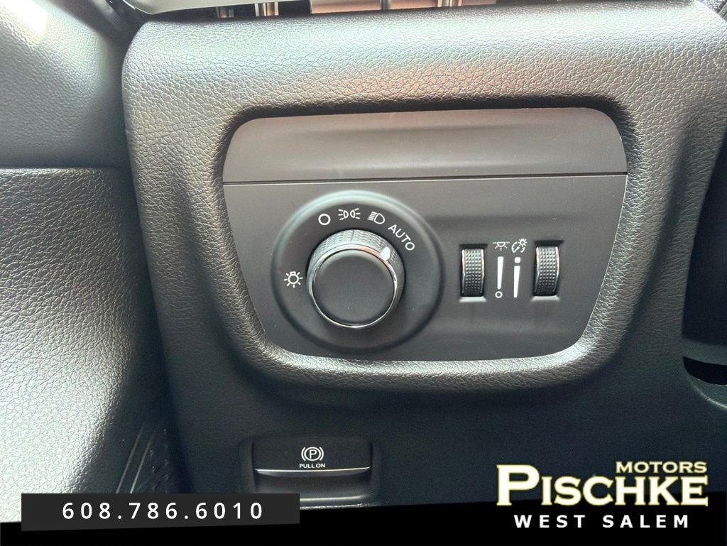 2025 Jeep Grand Cherokee Laredo X 4x4