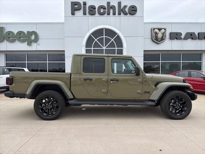2025 Jeep Gladiator Nighthawk