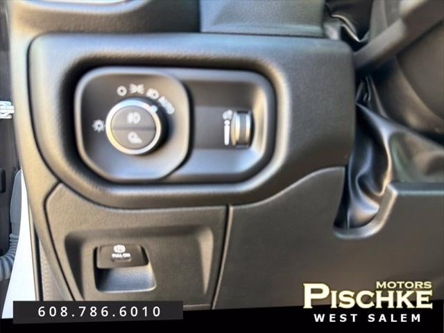 2023 RAM Ram 1500 Big Horn Crew Cab 4x4 5'7' Box