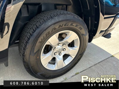 2025 RAM 1500 Big Horn Crew Cab 4x4 6'4' Box