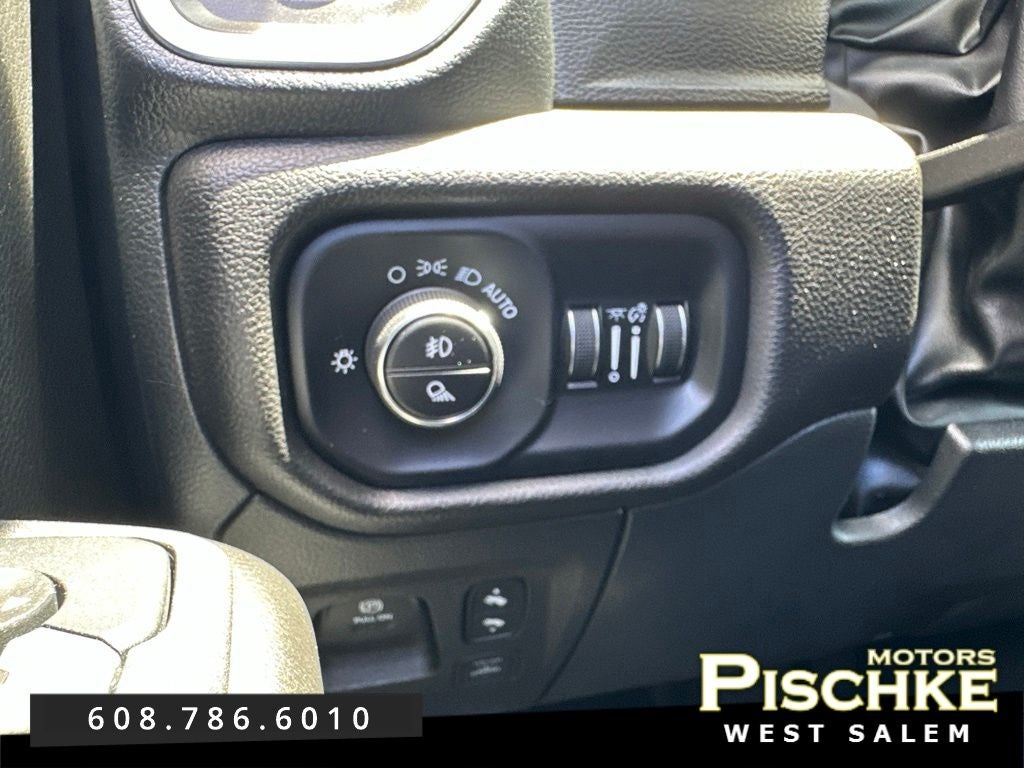 2025 RAM 1500 Big Horn Crew Cab 4x4 6'4' Box