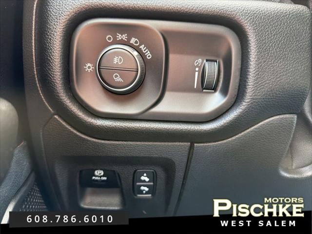 2022 RAM 1500 Big Horn Quad Cab 4x4 6'4' Box
