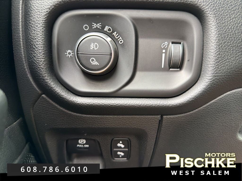 2021 RAM 1500 Big Horn Quad Cab 4x4 6'4' Box