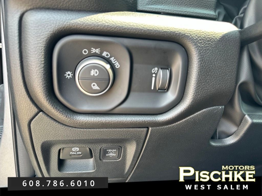2025 RAM 1500 Tradesman Quad Cab 4x4 6'4' Box