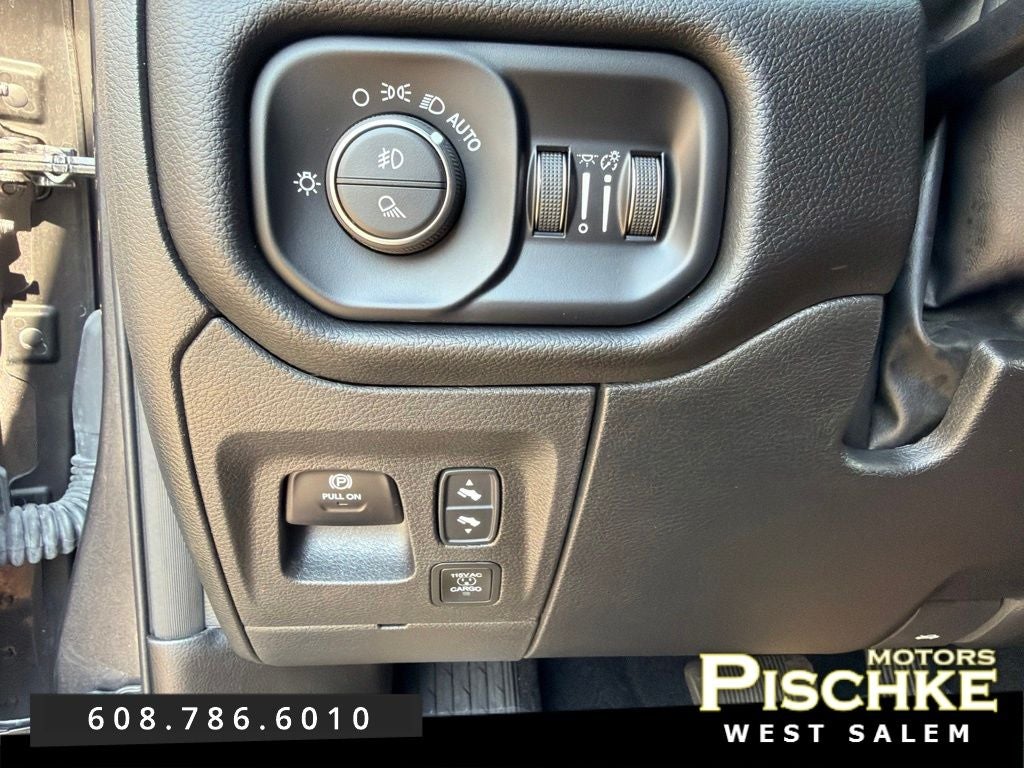 2025 RAM 1500 Big Horn Crew Cab 4x4 5'7' Box