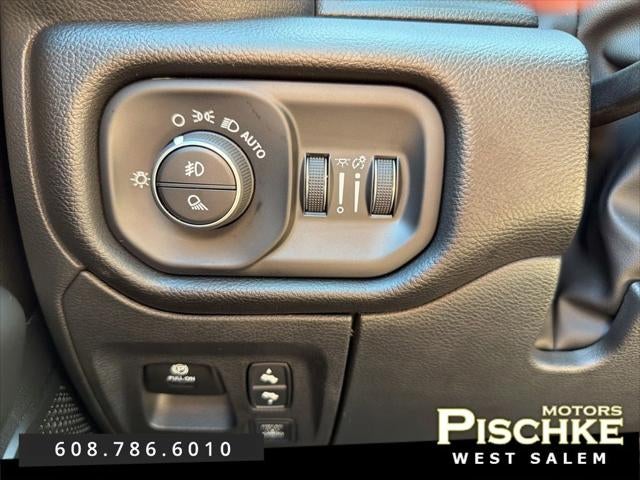 2025 RAM Ram 1500 Big Horn Crew Cab 4x4 5'7' Box