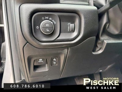 2023 RAM 1500 Big Horn Crew Cab 4x4 5'7' Box