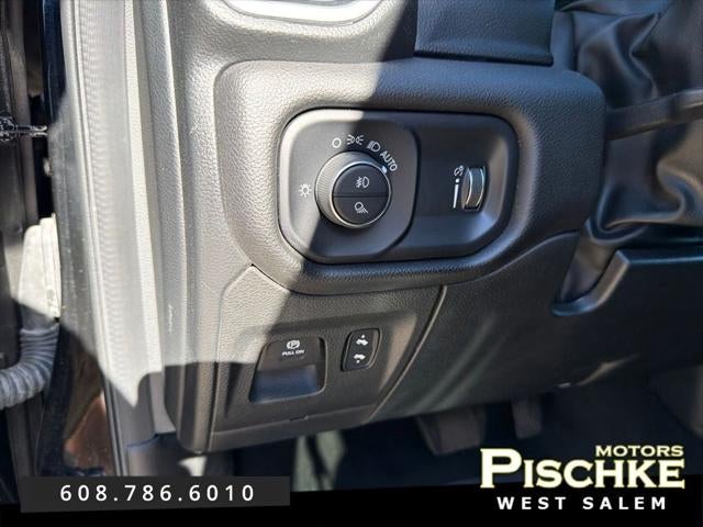 2023 RAM 1500 Big Horn Crew Cab 4x4 5'7' Box