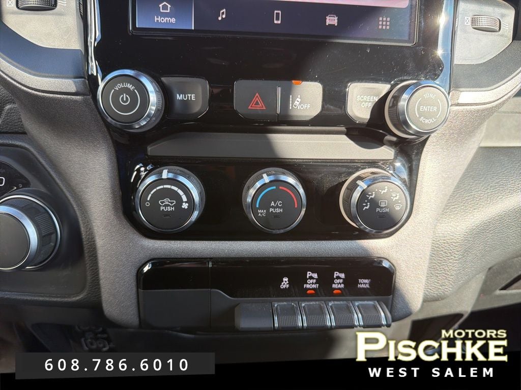 2025 RAM 1500 Tradesman Crew Cab 4x4 6'4' Box