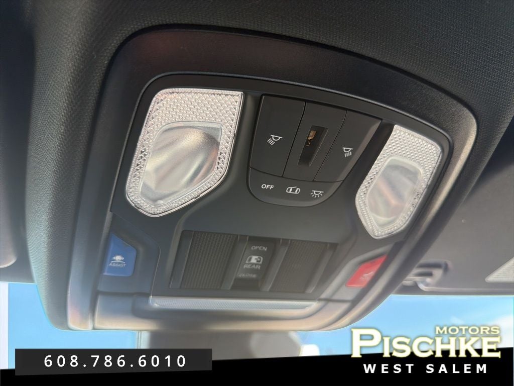 2025 RAM 1500 Tradesman Crew Cab 4x4 6'4' Box