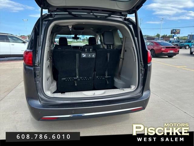2017 Chrysler Pacifica Touring-L