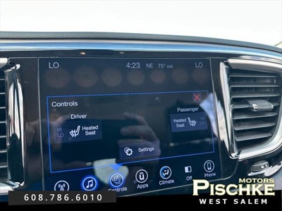2017 Chrysler Pacifica Touring-L