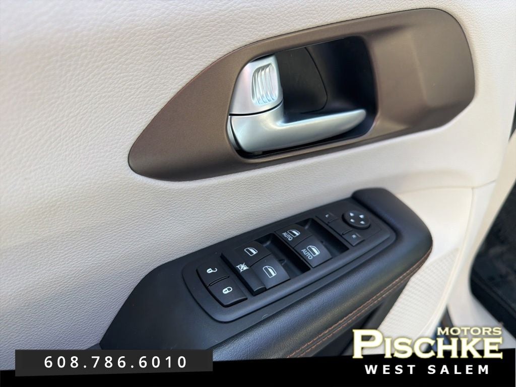 2017 Chrysler Pacifica Touring L