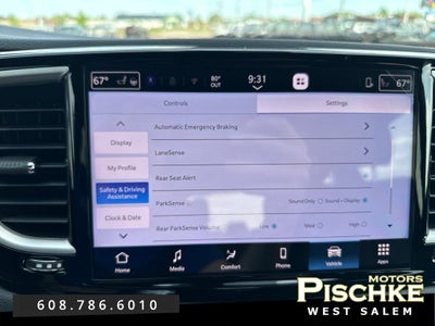 2026 Chrysler Voyager LX