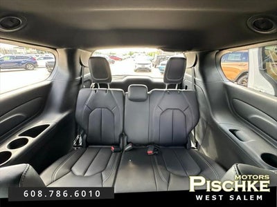 2026 Chrysler Voyager LX