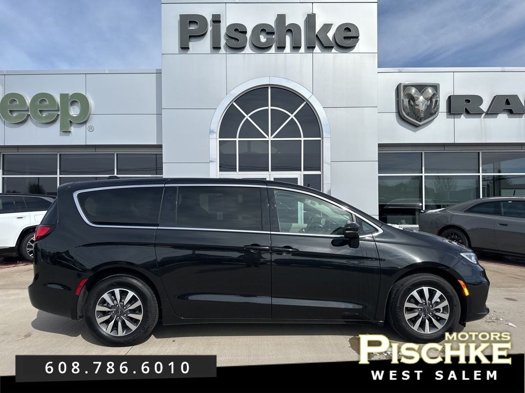 2023 Chrysler Pacifica Hybrid Touring L