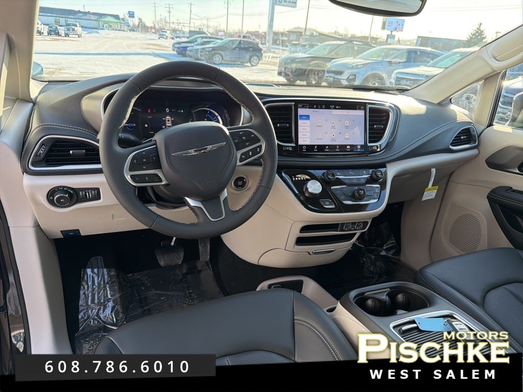 2023 Chrysler Pacifica Hybrid Touring L