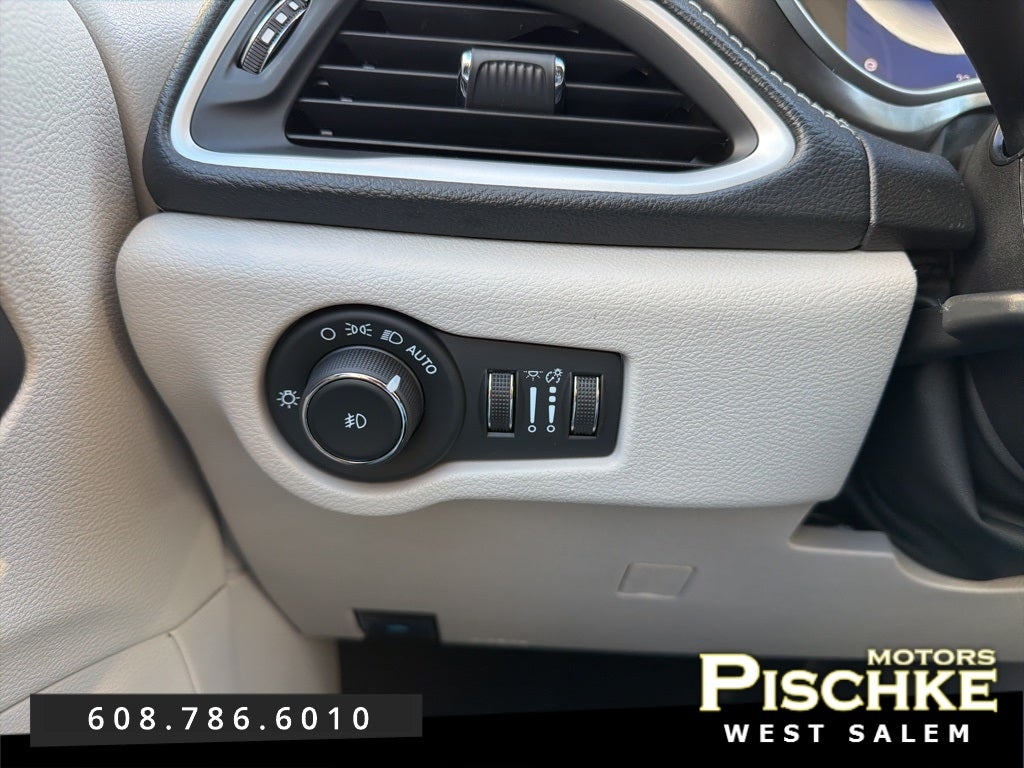 2023 Chrysler Pacifica Hybrid Touring L