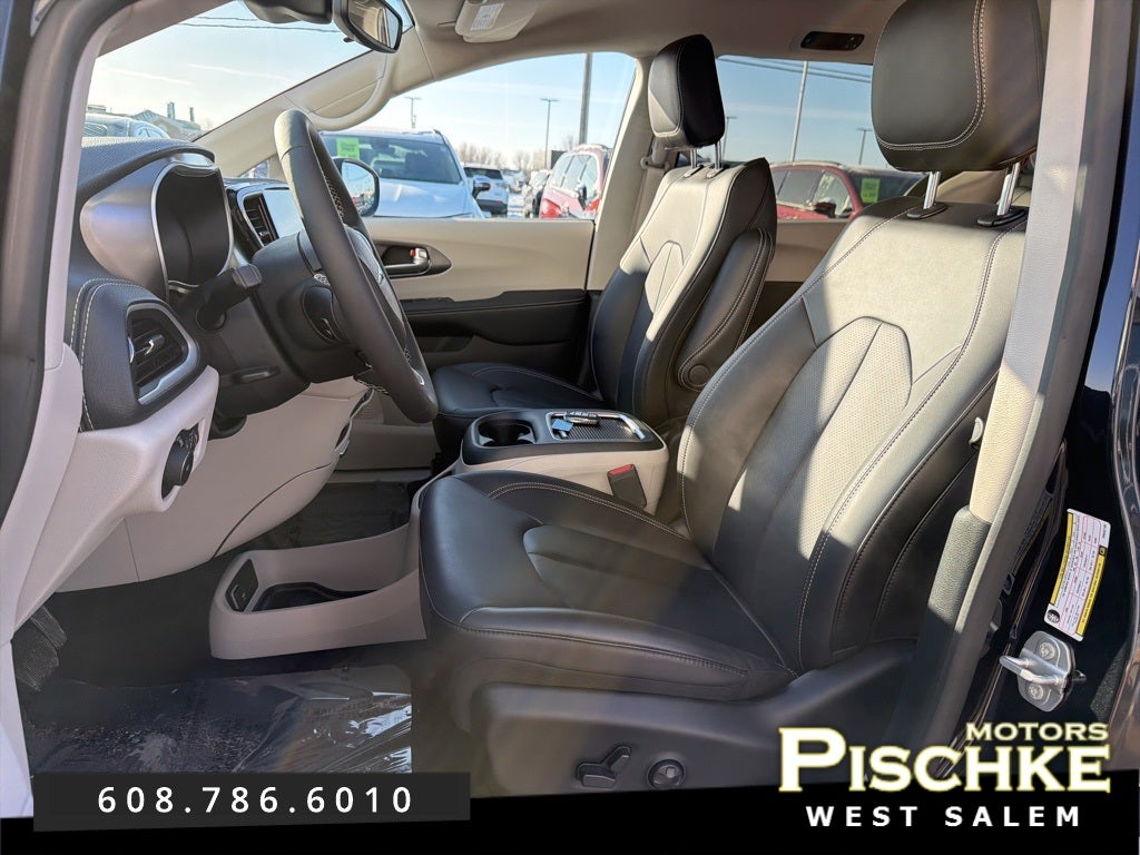 2023 Chrysler Pacifica Hybrid Touring L