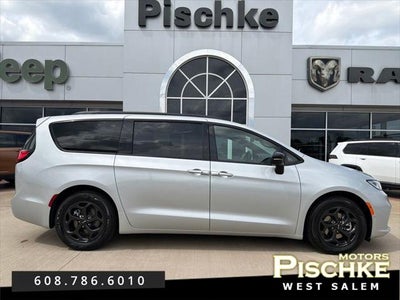2024 Chrysler Pacifica Hybrid Premium S Appearance Pkg
