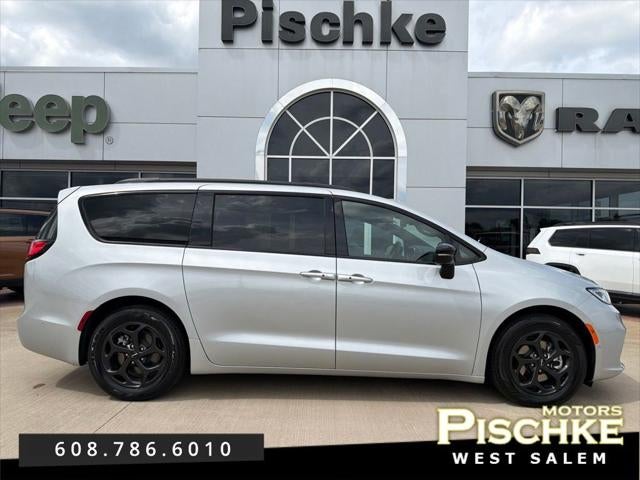 2024 Chrysler Pacifica Hybrid Premium S Appearance Pkg