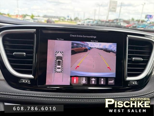 2024 Chrysler Pacifica Hybrid Premium S Appearance Pkg