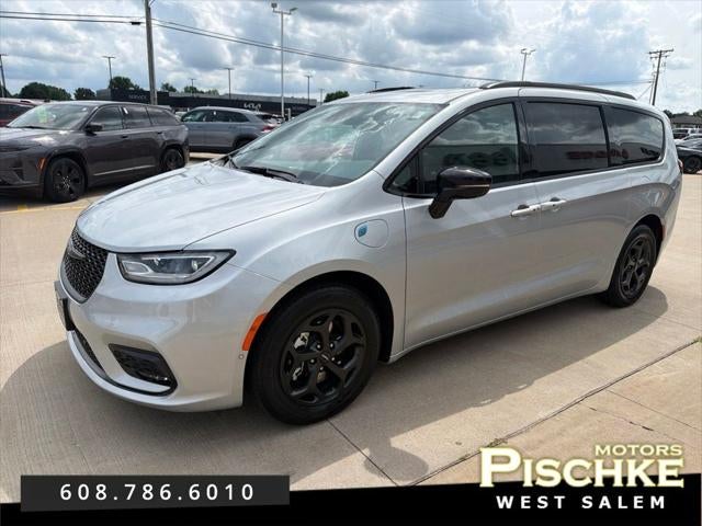 2024 Chrysler Pacifica Hybrid Premium S Appearance Pkg
