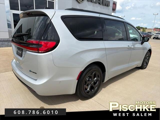 2024 Chrysler Pacifica Hybrid Premium S Appearance Pkg