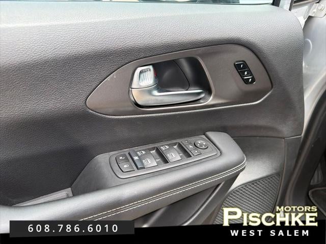 2024 Chrysler Pacifica Hybrid Premium S Appearance Pkg