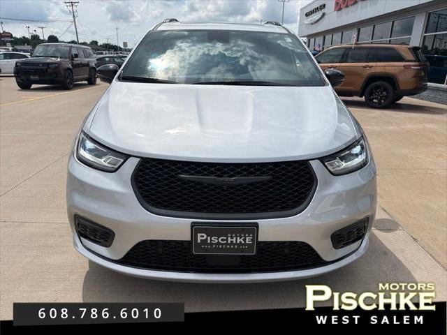 2024 Chrysler Pacifica Hybrid Premium S Appearance Pkg