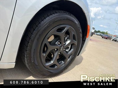 2024 Chrysler Pacifica Hybrid Premium S Appearance Pkg