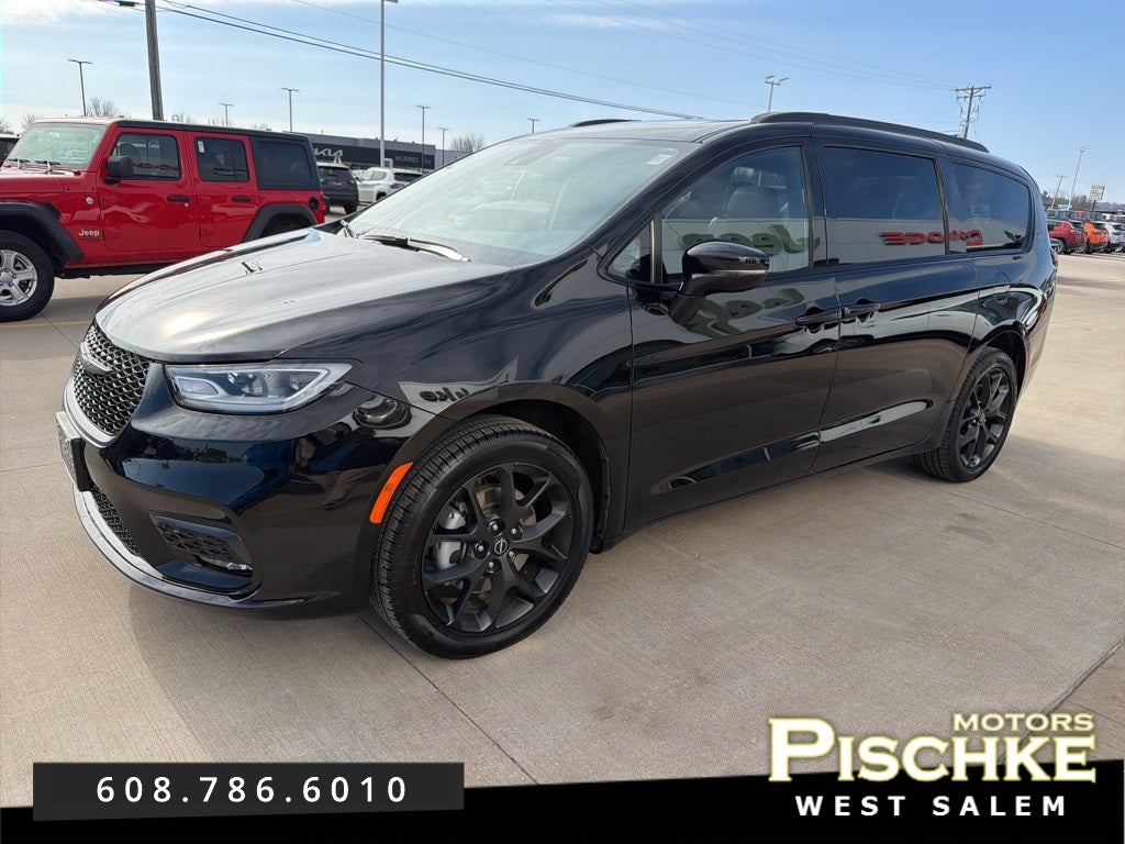 2025 Chrysler Pacifica Limited AWD