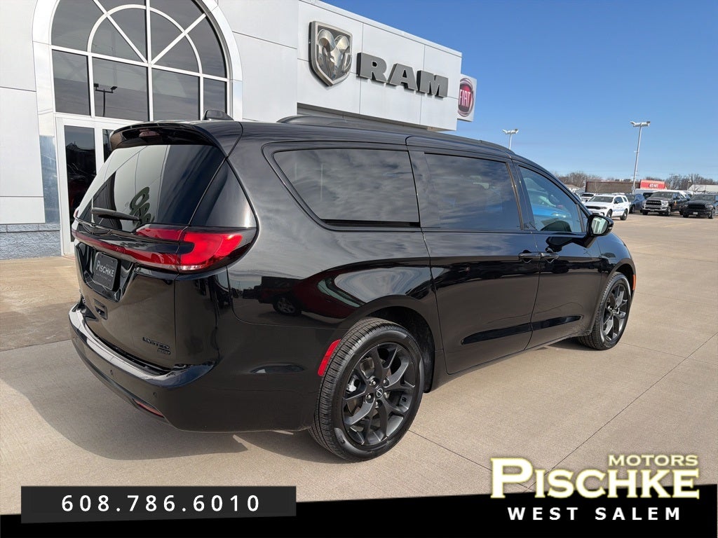 2025 Chrysler Pacifica Limited AWD
