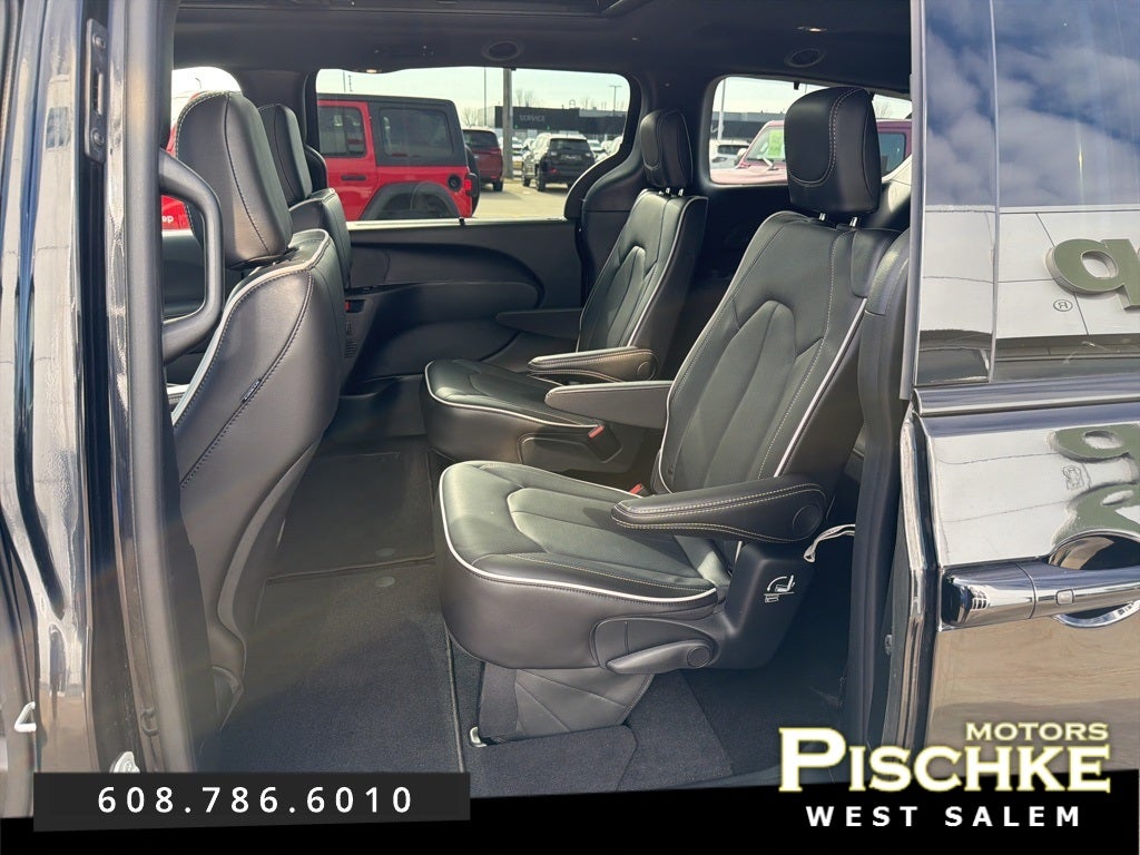 2025 Chrysler Pacifica Limited AWD