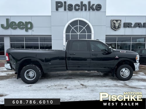 2023 RAM 3500 Tradesman Crew Cab 4x4 8' Box