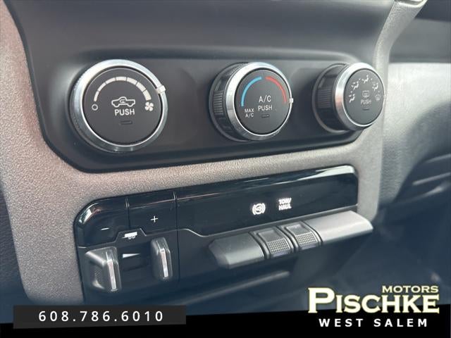 2023 RAM 3500 Tradesman Crew Cab 4x4 8' Box