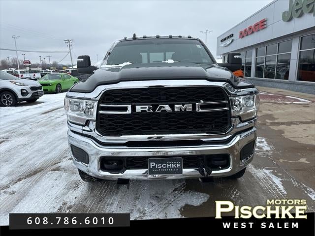 2023 RAM 3500 Tradesman Crew Cab 4x4 8' Box