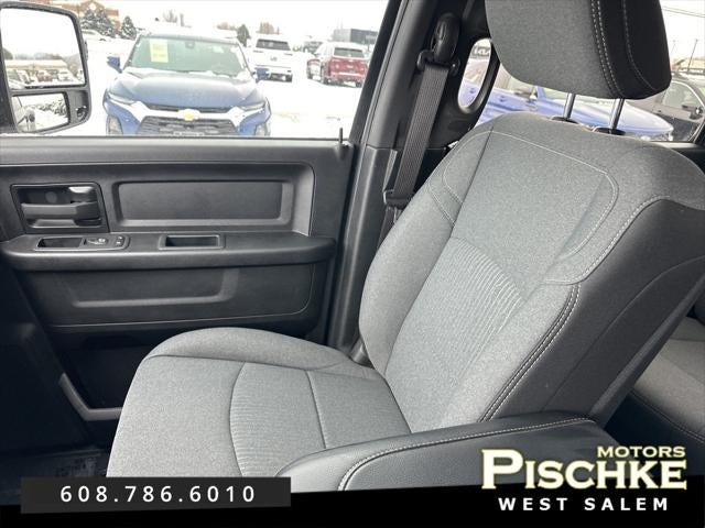 2023 RAM 3500 Tradesman Crew Cab 4x4 8' Box