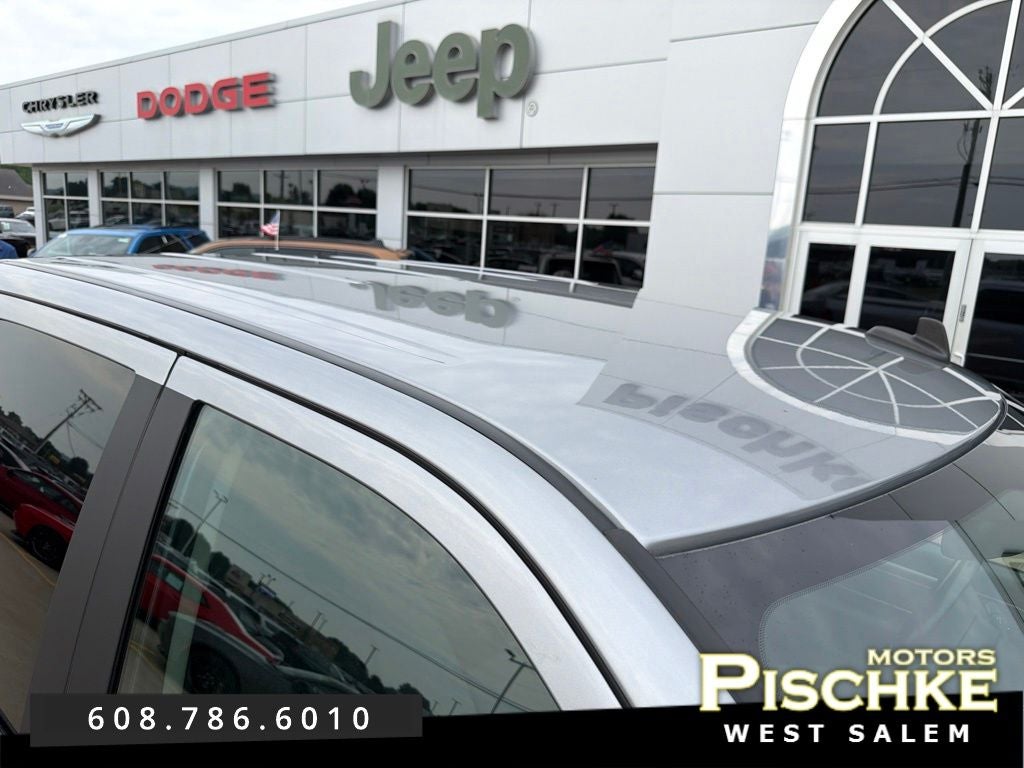 2020 RAM 1500 Classic SLT Crew Cab 4x4 5'7' Box