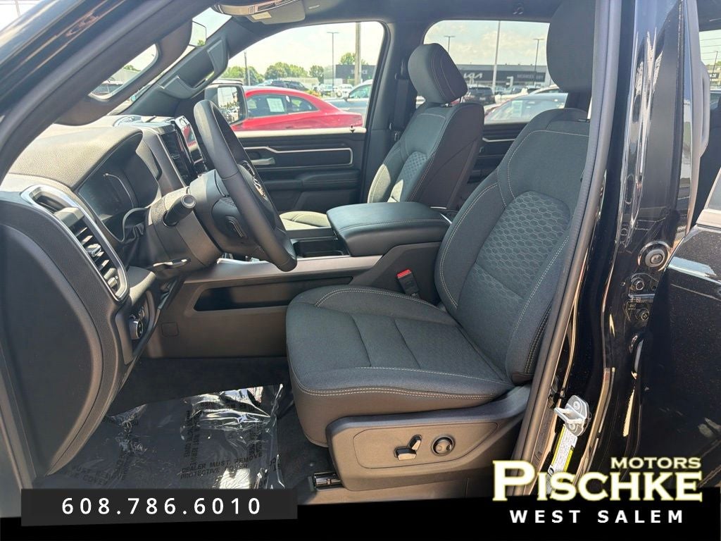 2025 RAM 1500 Big Horn Crew Cab 4x4 5'7' Box