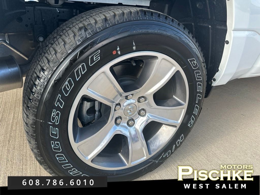 2026 RAM Ram 1500 Express Crew Cab 4x4 5'7' Box