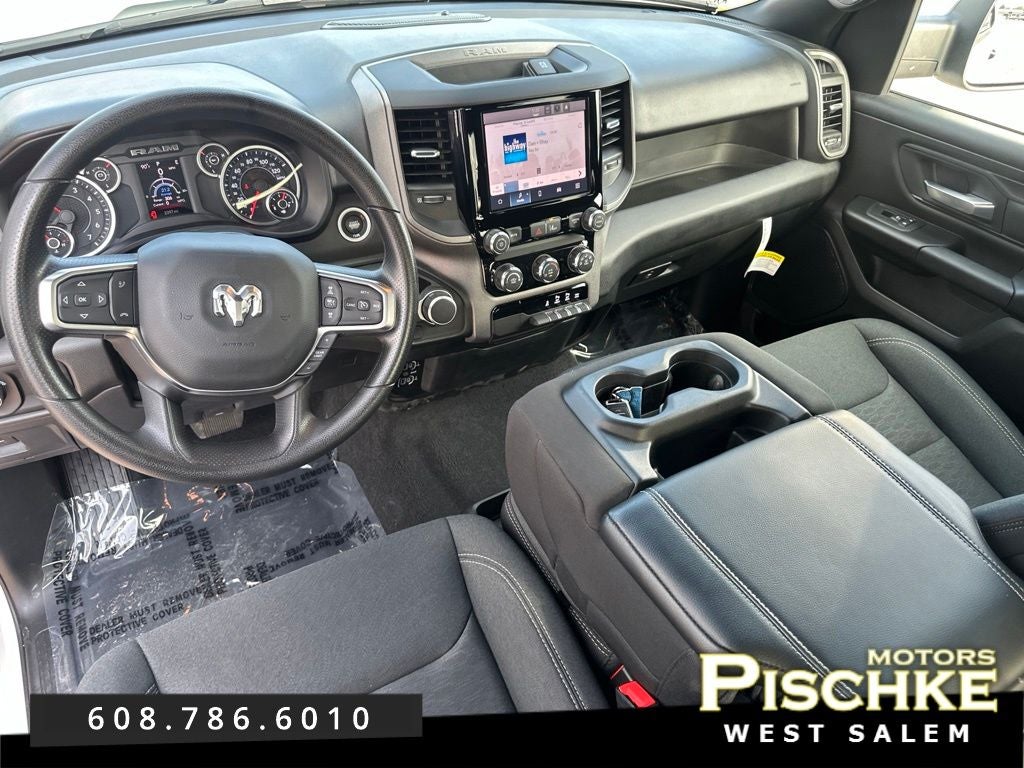 2026 RAM Ram 1500 Express Crew Cab 4x4 5'7' Box