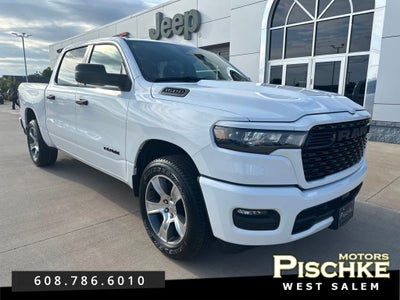 2026 RAM Ram 1500 Express Crew Cab 4x4 5'7' Box