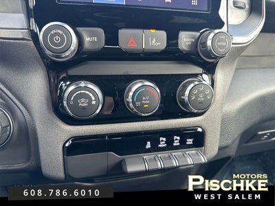 2026 RAM Ram 1500 Express Crew Cab 4x4 5'7' Box