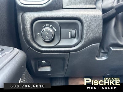 2026 RAM Ram 1500 Express Crew Cab 4x4 5'7' Box