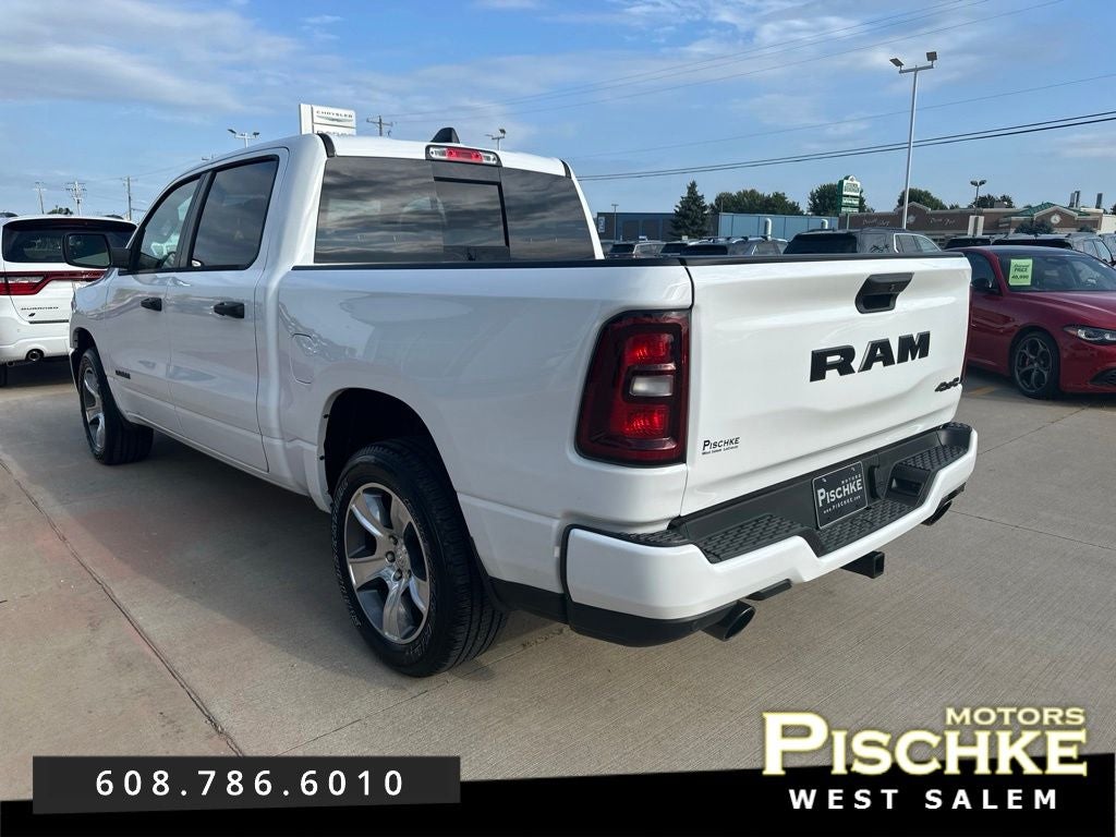 2026 RAM Ram 1500 Express Crew Cab 4x4 5'7' Box