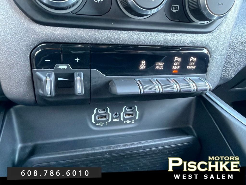 2019 RAM 2500 Big Horn Crew Cab 4x4 6'4' Box